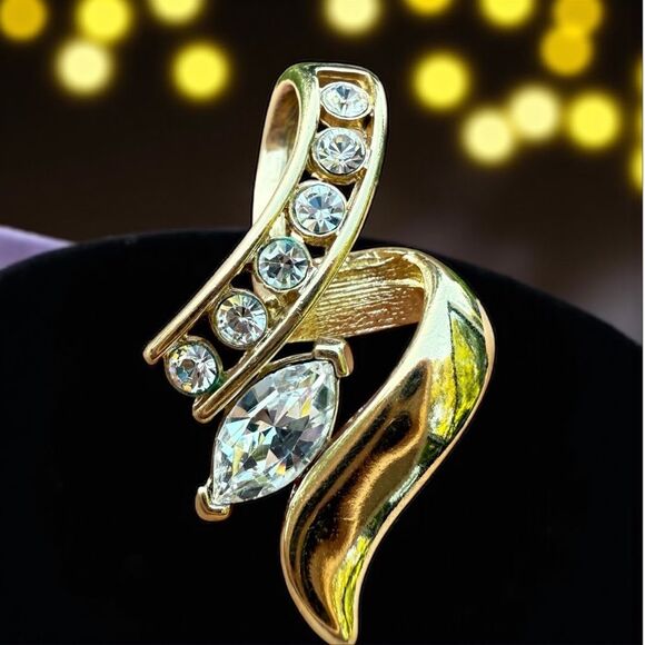 WOMEN’S GOLD-TONE PENDANT NECKLACE – CRYSTAL ACCENTS & MARQUISE STONE - Picture 17 of 17